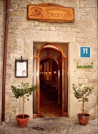 Hostal Las Coronas Sos del Rey Católico Buitenkant foto