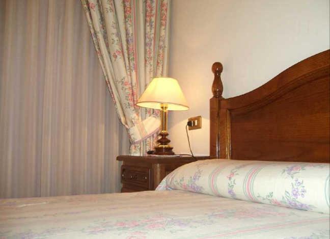 Hostal Las Coronas Sos del Rey Católico Kamer foto