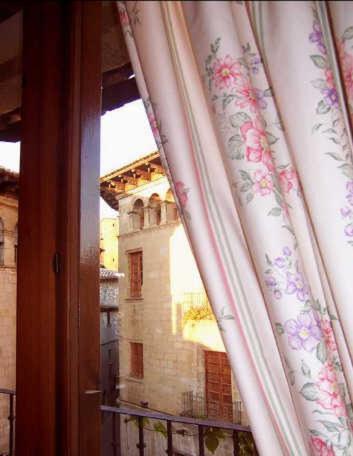 Hostal Las Coronas Sos del Rey Católico Kamer foto