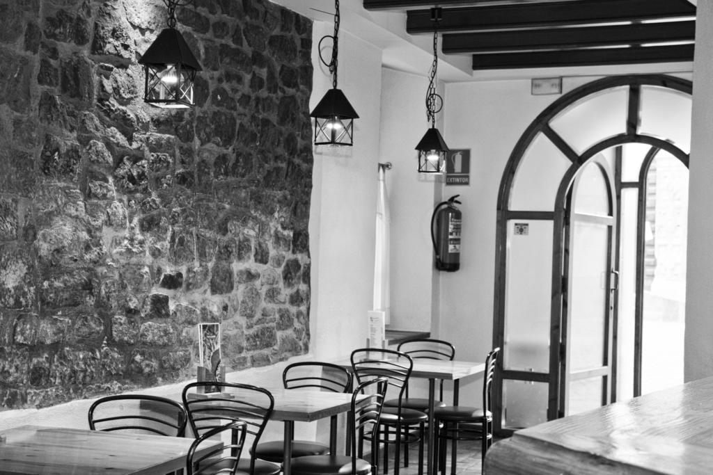 Hostal Las Coronas Sos del Rey Católico Buitenkant foto