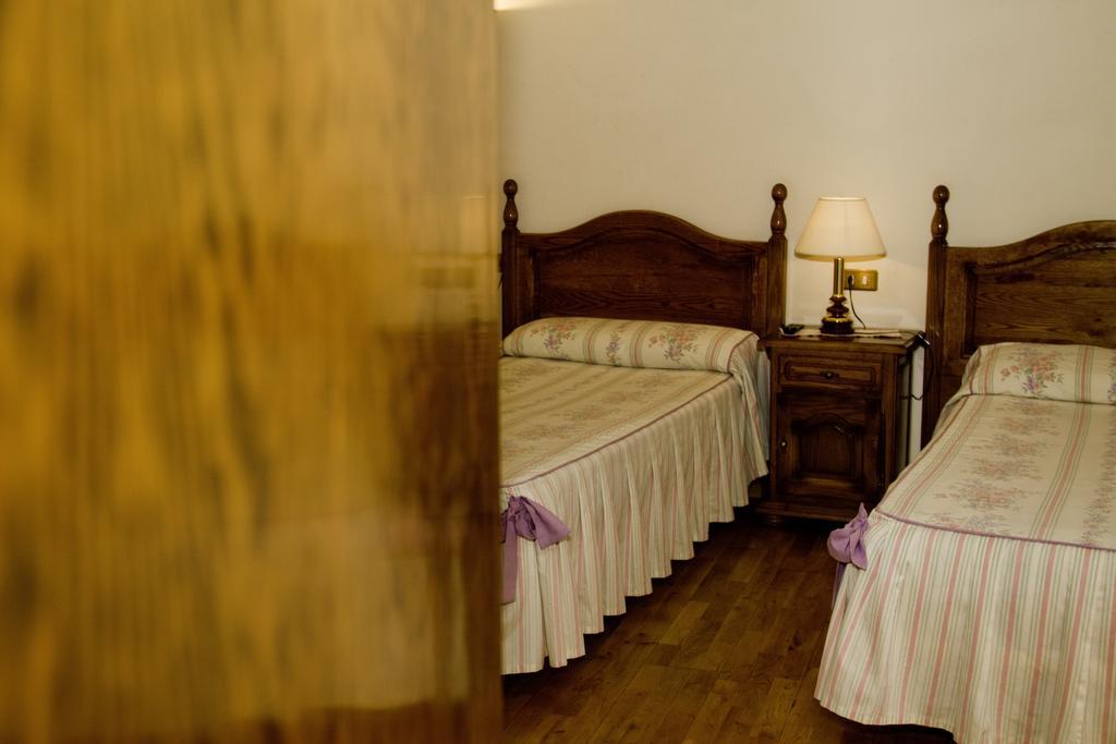 Hostal Las Coronas Sos del Rey Católico Buitenkant foto